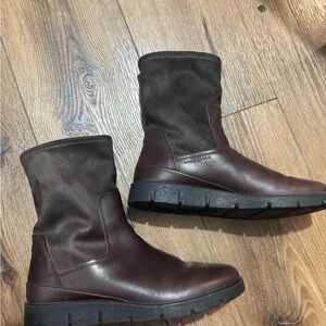 ECCO Modtray Women's Leather and Suede Hydromax Boots – Chocolate/Dark Brown